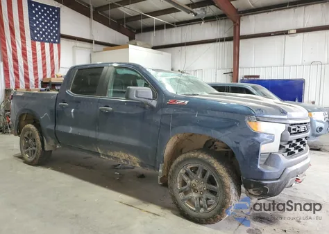 2022 Chevrolet Silverado K1500 Trail Boss Custom z USA, uszkodzony, nr VIN 3GCPDCED2NG586137